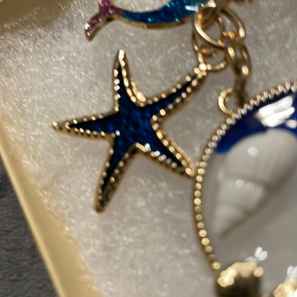 Seashells Beach Dolphin Starfish Sanddollar Beautiful Keychain Bag Charm - Picture 4 of 7